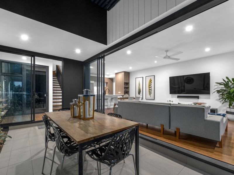 604/12 Parkside Circuit, Hamilton QLD 4007