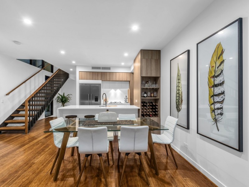 604/12 Parkside Circuit, Hamilton QLD 4007