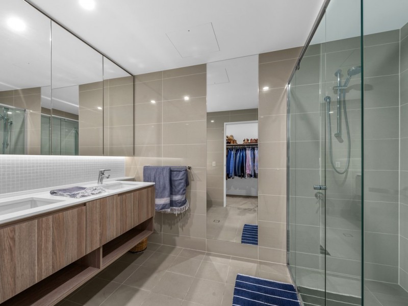 604/12 Parkside Circuit, Hamilton QLD 4007