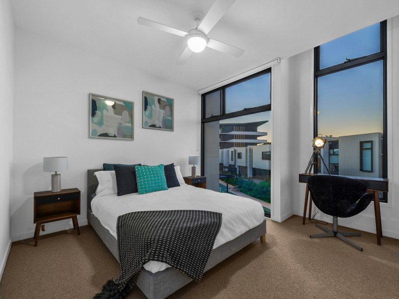 604/12 Parkside Circuit, Hamilton QLD 4007