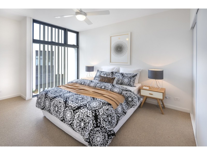 604/12 Parkside Circuit, Hamilton QLD 4007