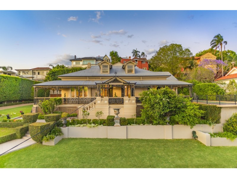 16 Hillside Crescent, Hamilton QLD 4007