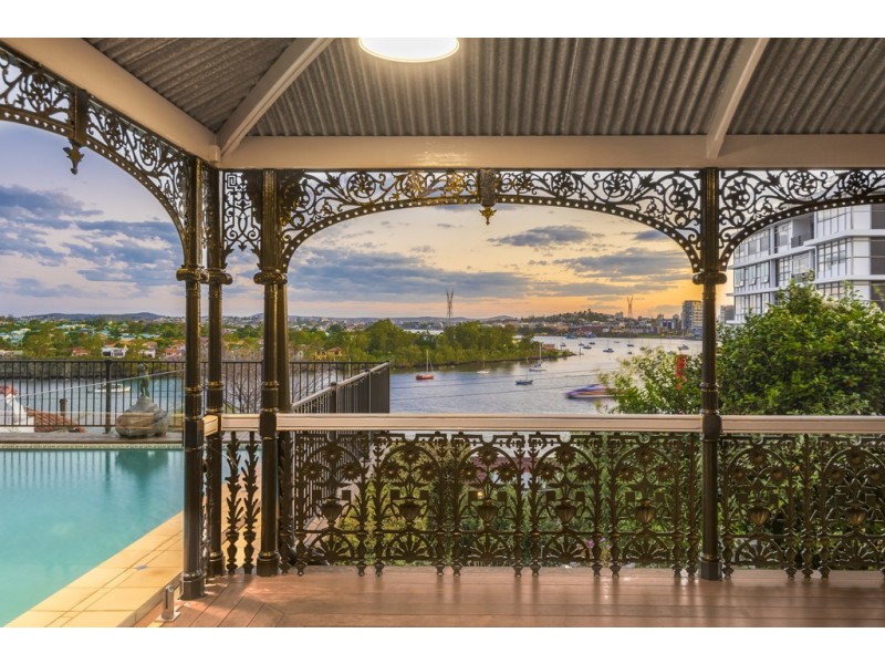 16 Hillside Crescent, Hamilton QLD 4007