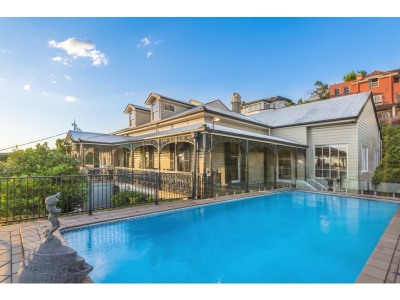 16 Hillside Crescent, Hamilton QLD 4007