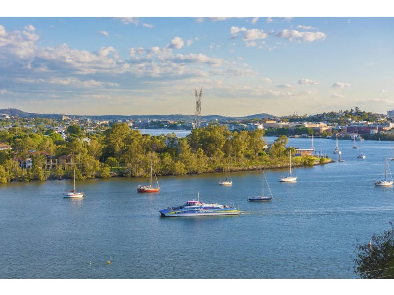 16 Hillside Crescent, Hamilton QLD 4007