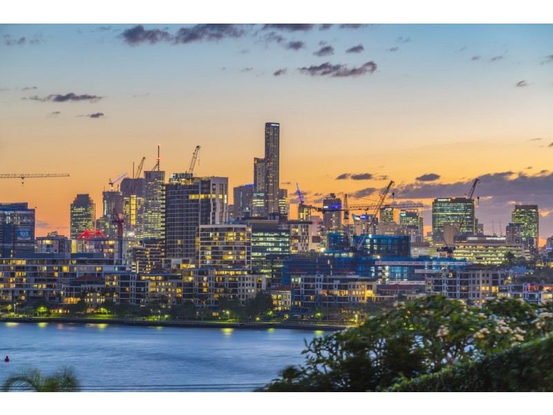 16 Hillside Crescent, Hamilton QLD 4007