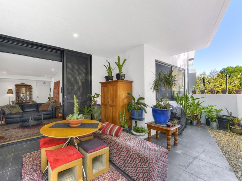 103/24 Norman Crescent, Norman Park QLD 4170