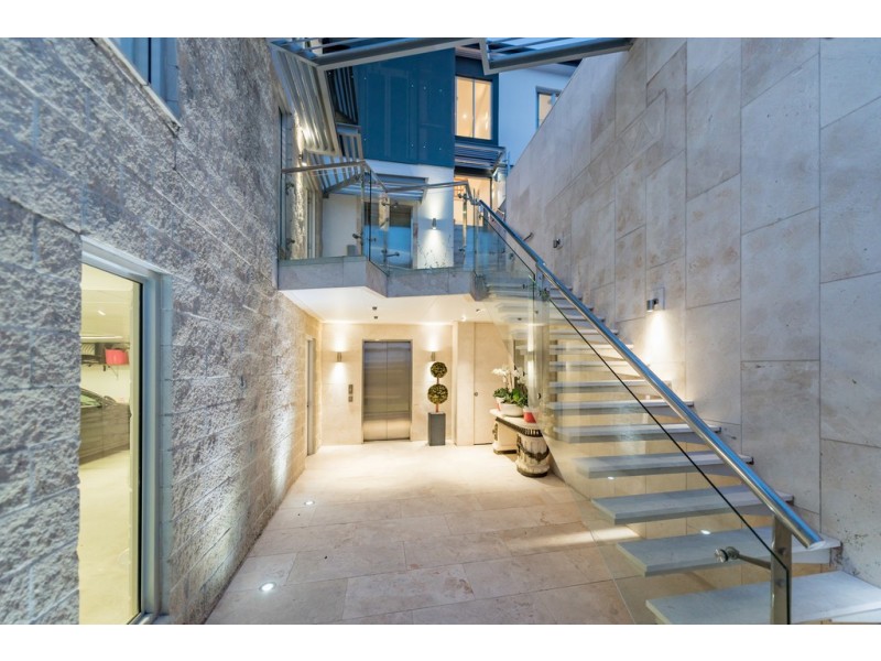 50 Hillside Crescent, Hamilton QLD 4007