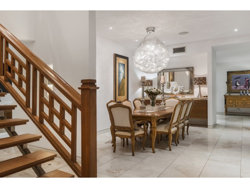 50 Hillside Crescent, Hamilton QLD 4007