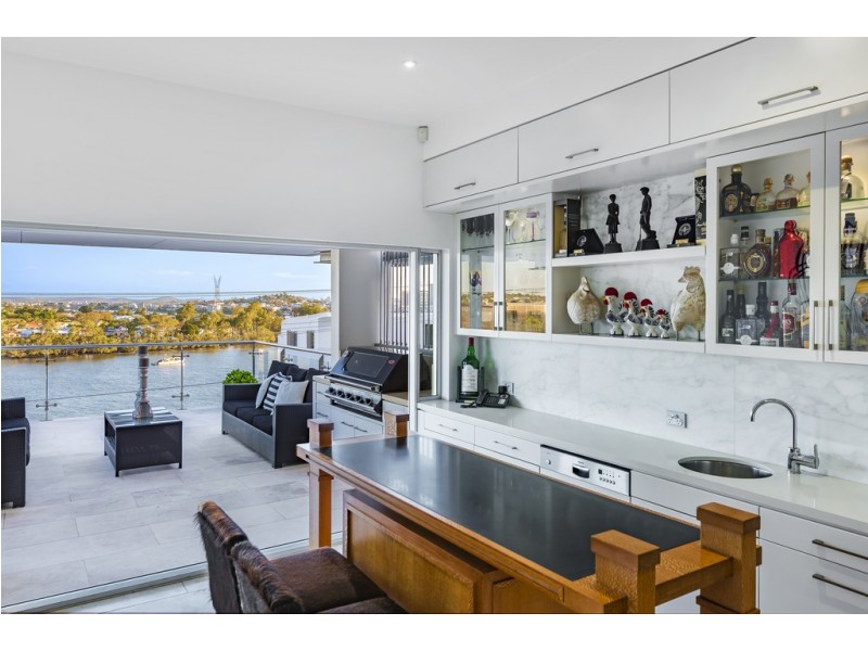 50 Hillside Crescent, Hamilton QLD 4007