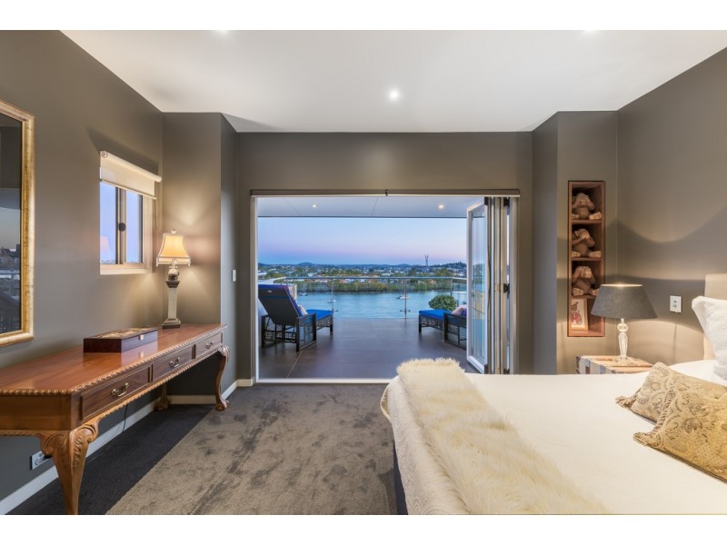 50 Hillside Crescent, Hamilton QLD 4007