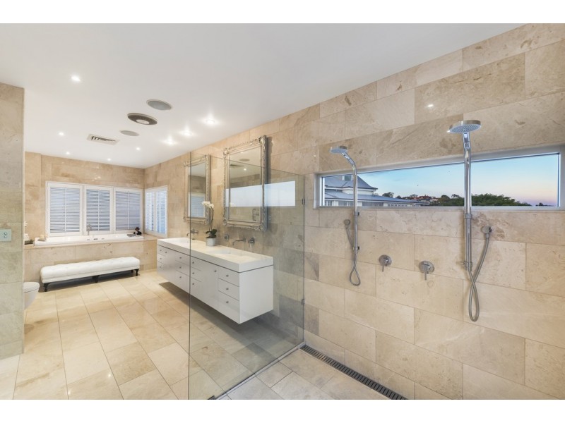 50 Hillside Crescent, Hamilton QLD 4007