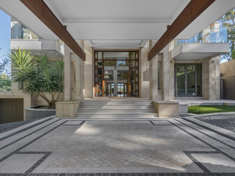 9 Ivy Street, Indooroopilly QLD 4068