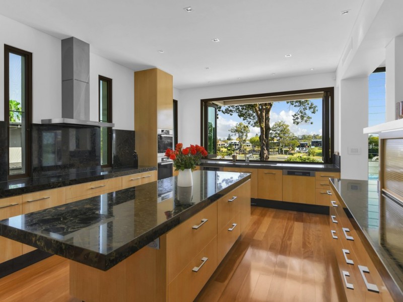 9 Ivy Street, Indooroopilly QLD 4068