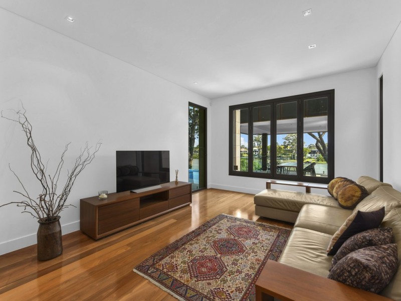 9 Ivy Street, Indooroopilly QLD 4068