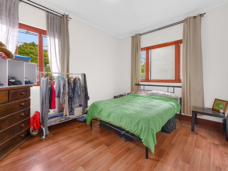 78 Victoria Terrace, Greenslopes QLD 4120