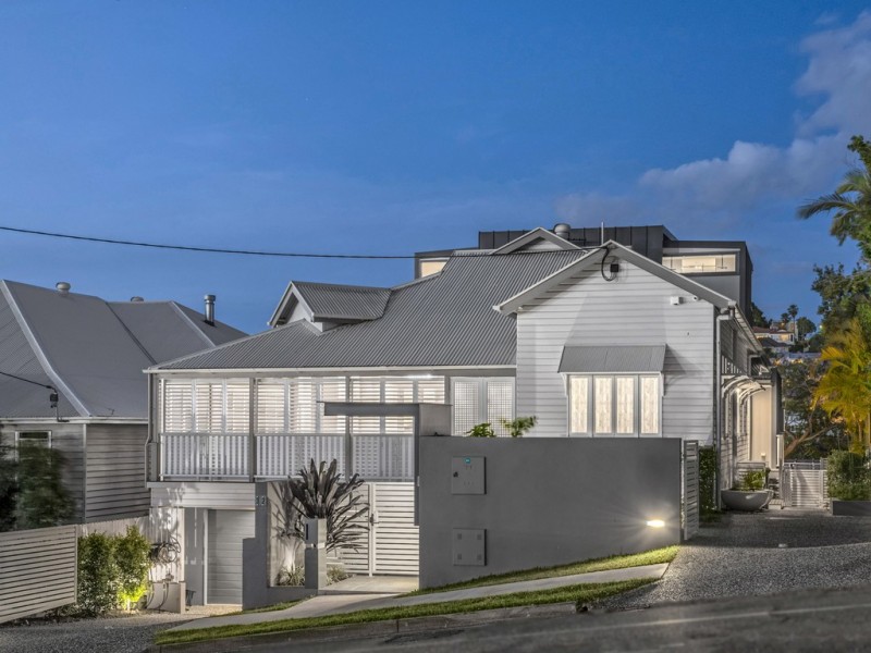 32 Queens Road, Hamilton QLD 4007