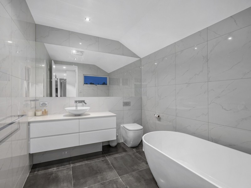 32 Queens Road, Hamilton QLD 4007