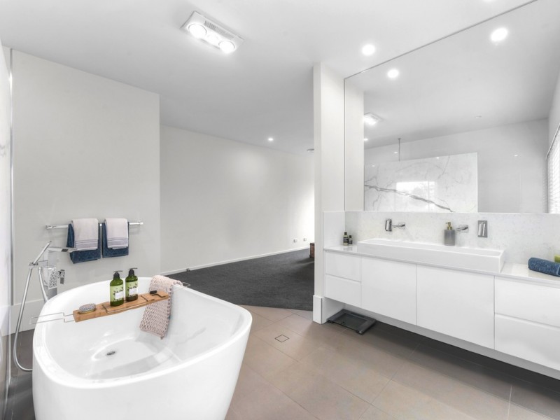 53 Lancaster Street, Coorparoo QLD 4151