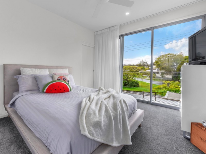 53 Lancaster Street, Coorparoo QLD 4151