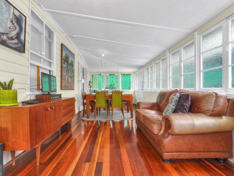 270 Oates Avenue, Holland Park QLD 4121