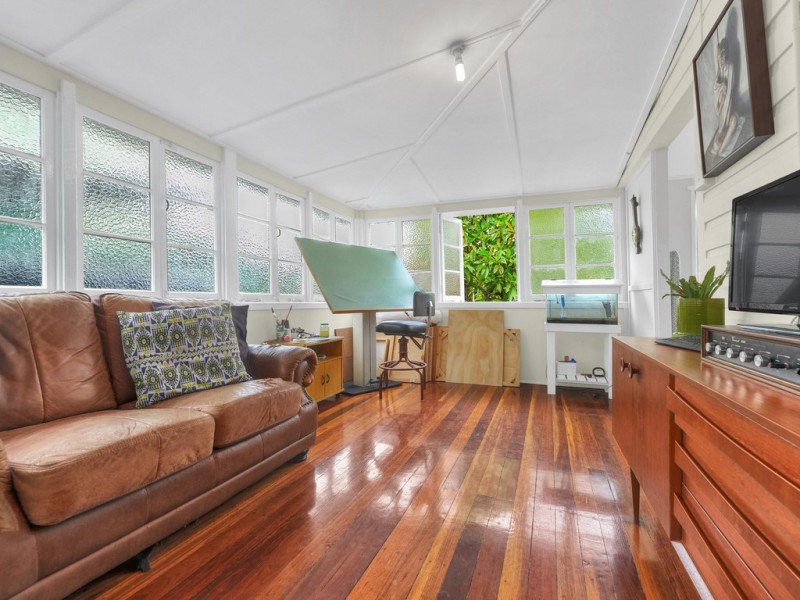 270 Oates Avenue, Holland Park QLD 4121