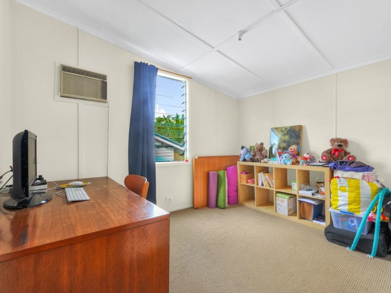 270 Oates Avenue, Holland Park QLD 4121