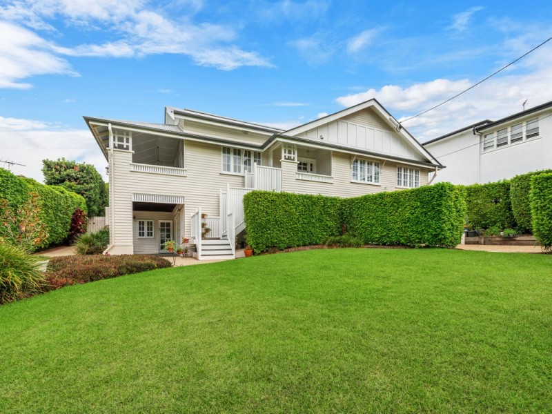 11 Eblin Drive, Hamilton QLD 4007
