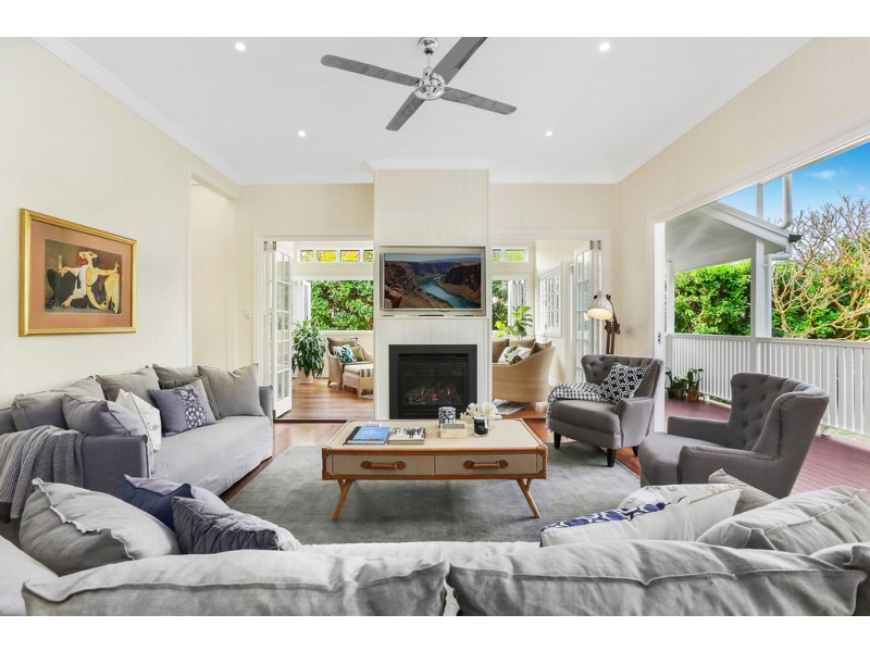 11 Eblin Drive, Hamilton QLD 4007