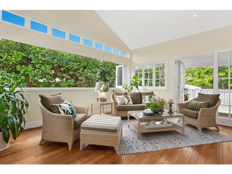 11 Eblin Drive, Hamilton QLD 4007