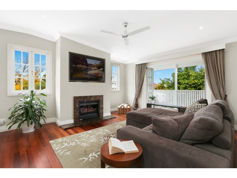 11 Eblin Drive, Hamilton QLD 4007