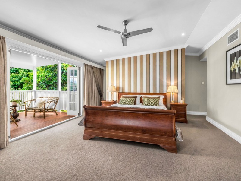 11 Eblin Drive, Hamilton QLD 4007