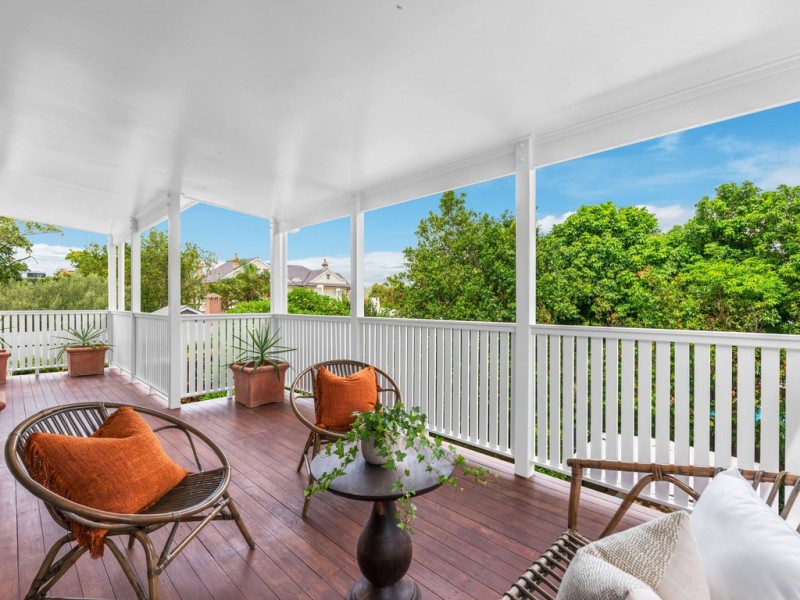 11 Eblin Drive, Hamilton QLD 4007