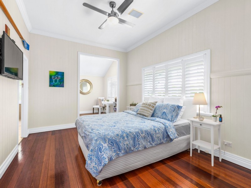 11 Eblin Drive, Hamilton QLD 4007