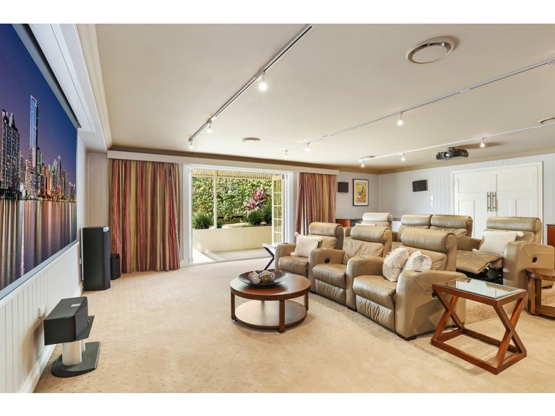 11 Eblin Drive, Hamilton QLD 4007