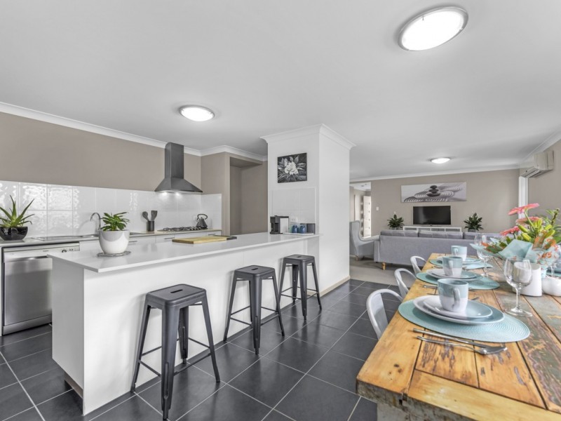 21 Valentine Circuit, Augustine Heights QLD 4300