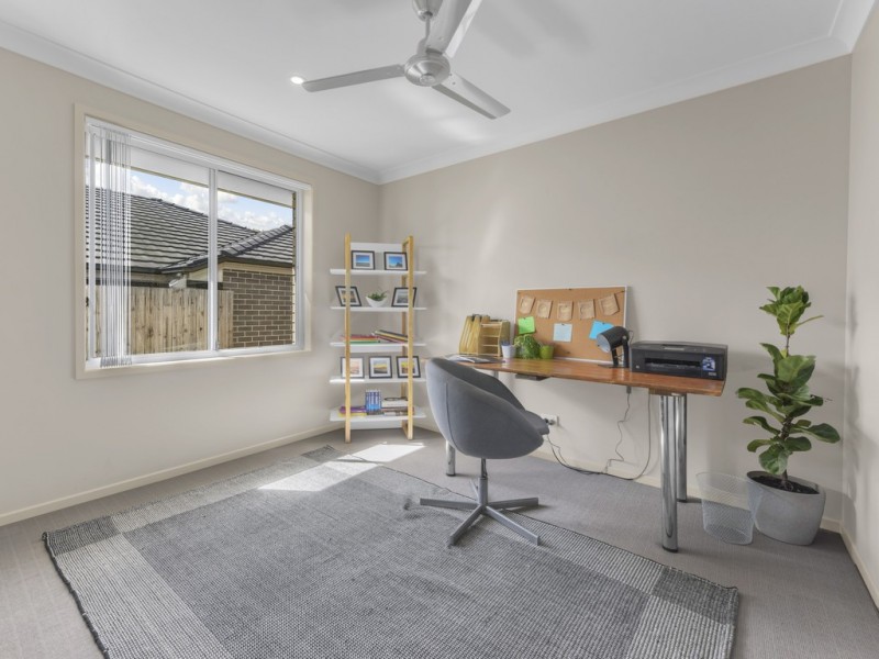 21 Valentine Circuit, Augustine Heights QLD 4300