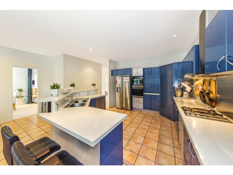 76 Kintyre Street, Brookfield QLD 4069