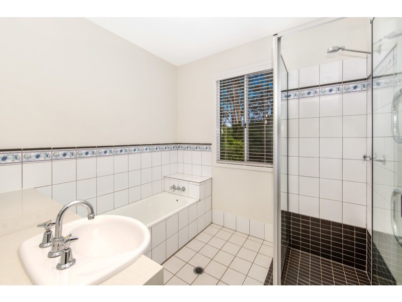 76 Kintyre Street, Brookfield QLD 4069