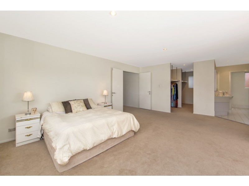 76 Kintyre Street, Brookfield QLD 4069