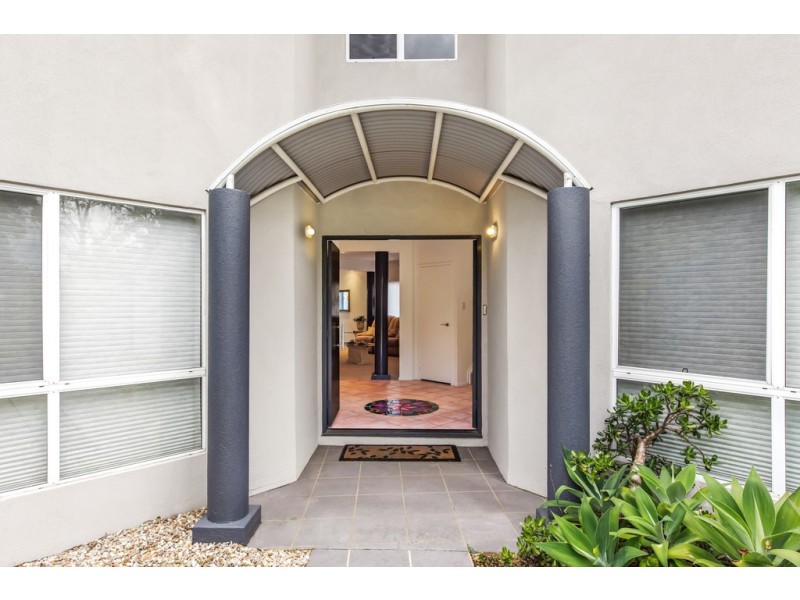 76 Kintyre Street, Brookfield QLD 4069