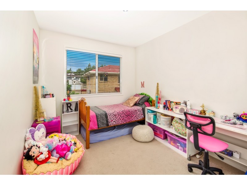 76 Kintyre Street, Brookfield QLD 4069