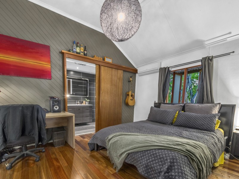 24 Rouen Road, Bardon QLD 4065