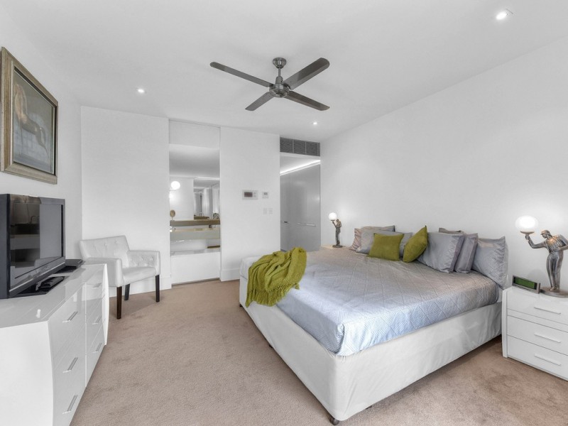 942/1 Newstead Terrace, Newstead QLD 4006