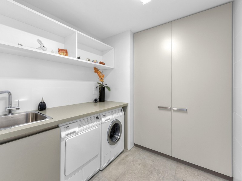 942/1 Newstead Terrace, Newstead QLD 4006