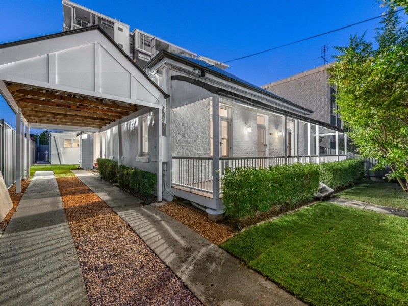 54 Linton Street, Kangaroo Point QLD 4169