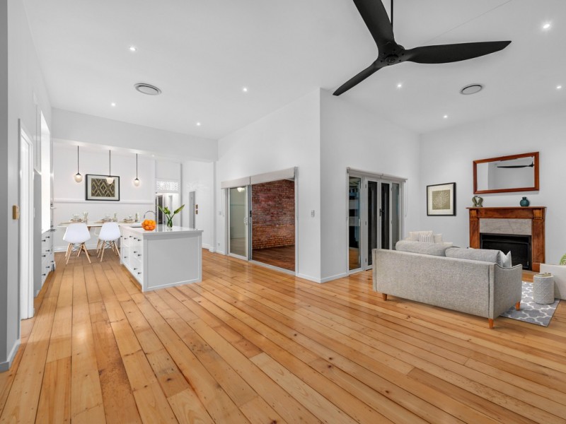 54 Linton Street, Kangaroo Point QLD 4169