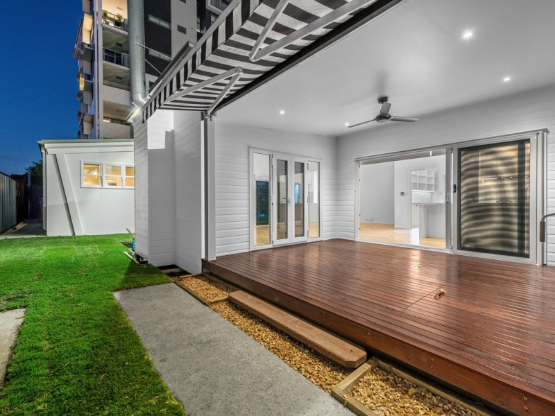 54 Linton Street, Kangaroo Point QLD 4169