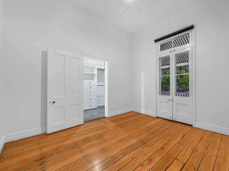 54 Linton Street, Kangaroo Point QLD 4169