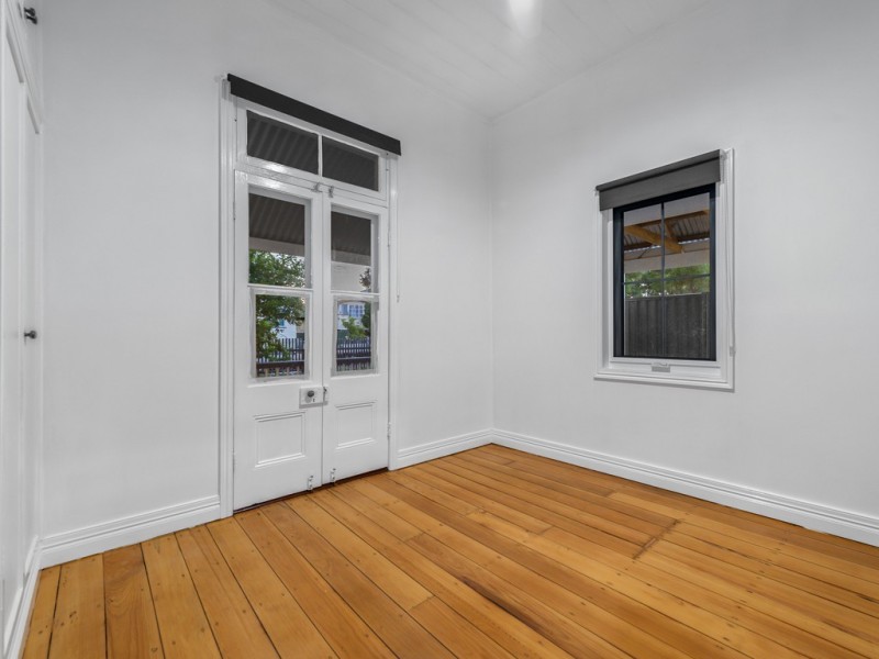 54 Linton Street, Kangaroo Point QLD 4169